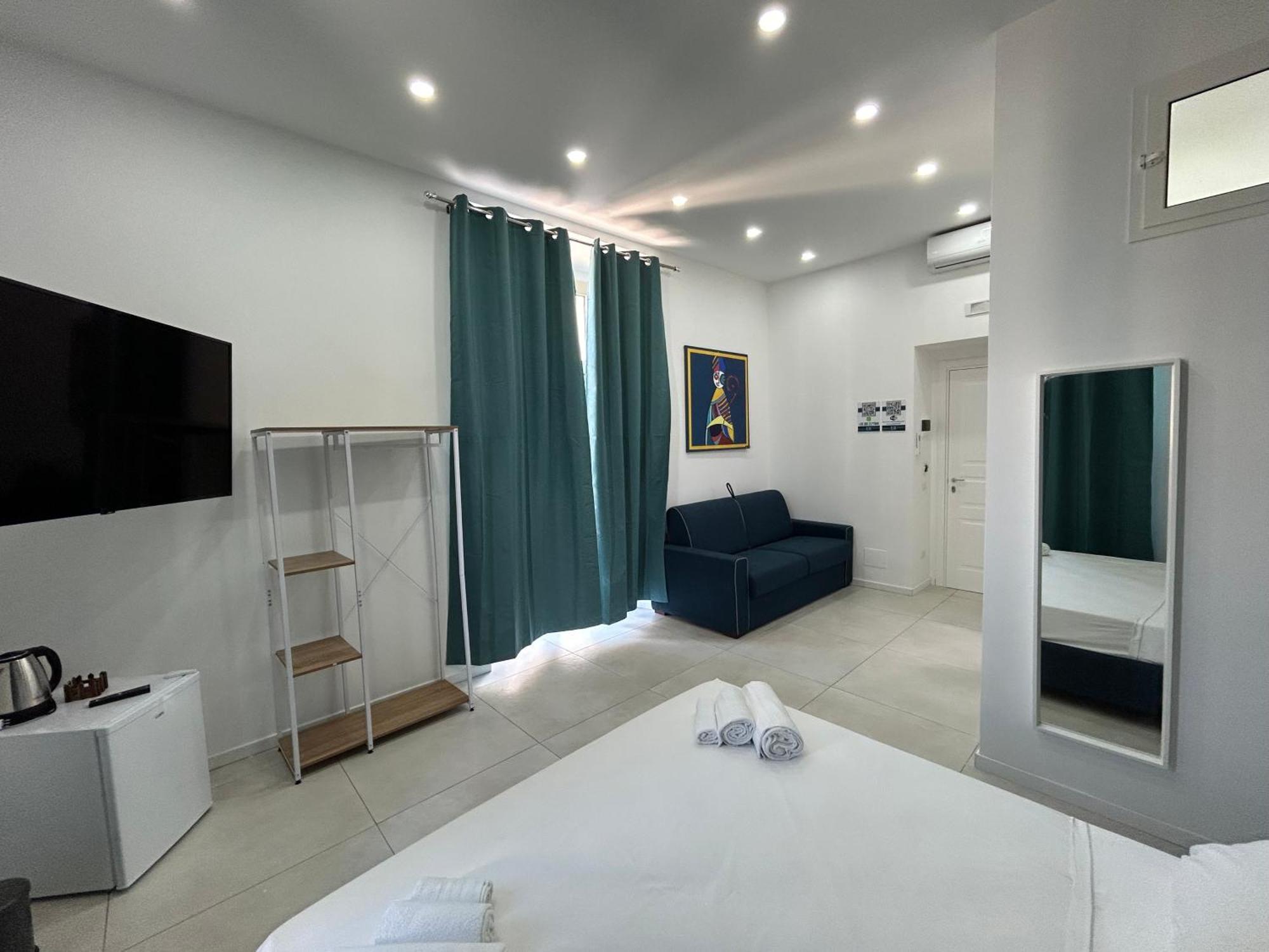 Enjoy Rooms Naples Exterior photo